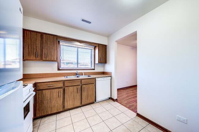 Building Photo - 15706 Peggy Ln