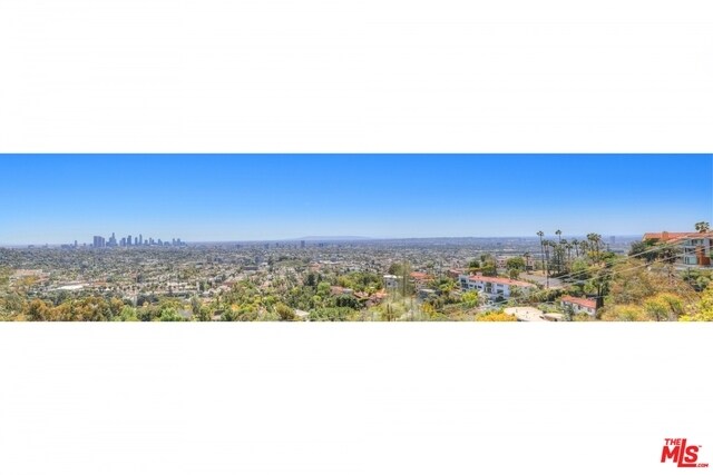 Building Photo - 2675 Glendower Ave
