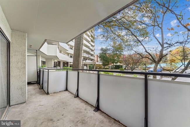 Building Photo - 5300 Columbia Pike