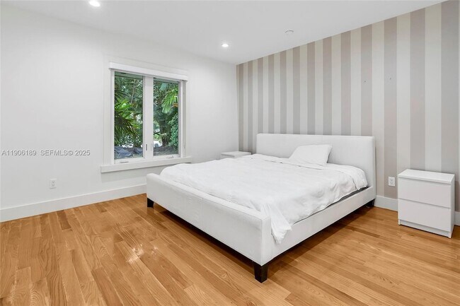 Building Photo - 415 Rovino Ave