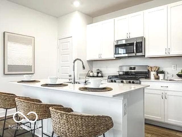 Building Photo - 6452 Hawthorne Dr