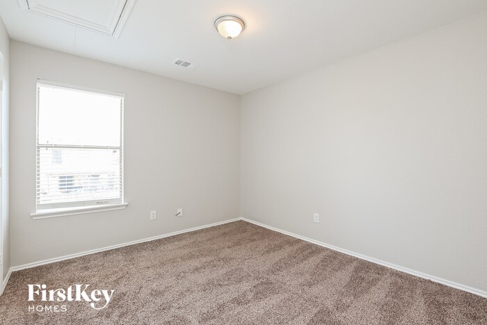 Building Photo - 8143 Chancewood Ln
