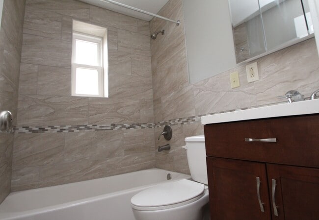 Interior Photo - SUMNER PLACE -- 112