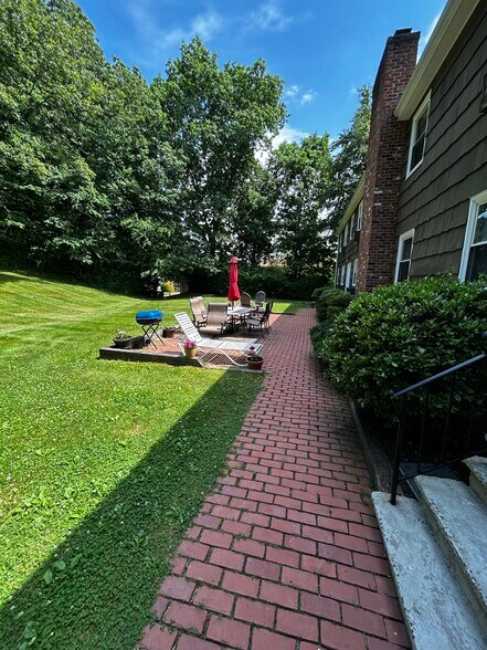 Building Photo - 14 Arrowhead Way