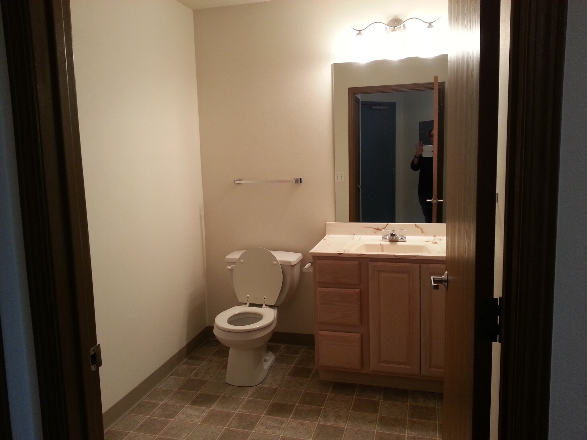 Building Photo - 943 S Gilbert St