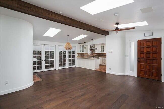 Building Photo - 306 Avenida Monterey