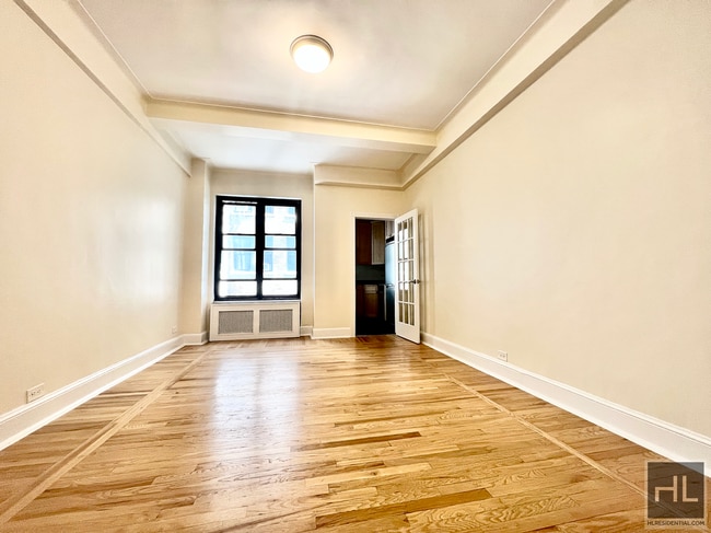 Building Photo - 166 2nd Ave