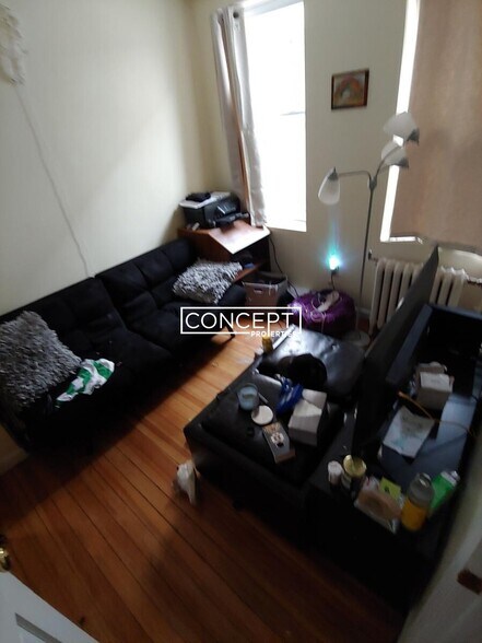 Building Photo - 224 Hanover St