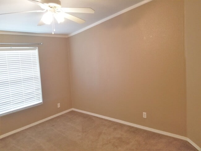 Building Photo - Great Location! 3 Bed, 2 Bath West-Flagsta...