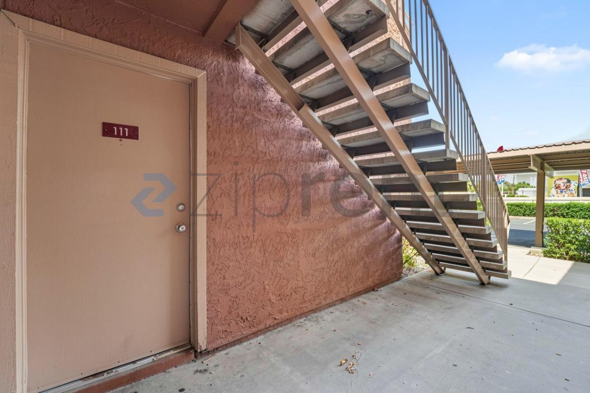 Building Photo - Unit 111