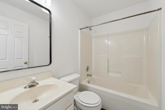 Building Photo - 21 Zinn Way