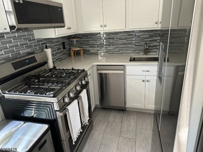 Building Photo - 19 Savage Rd