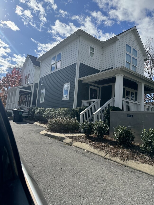 Building Photo - 509 Rosedale Ave