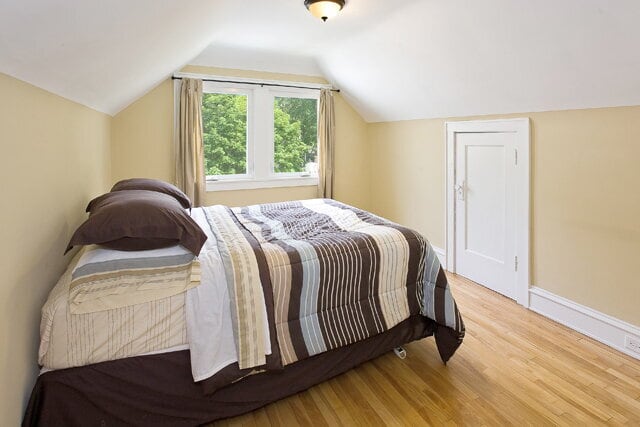 Building Photo - Charming 3-Bed Home in Southeast Minneapolis!