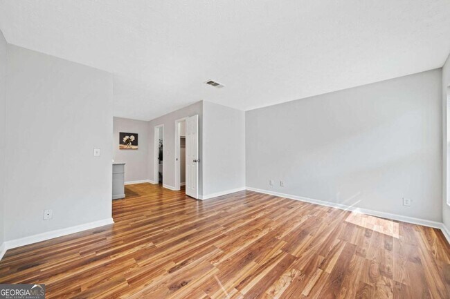 Building Photo - 717 Beaufort Cir