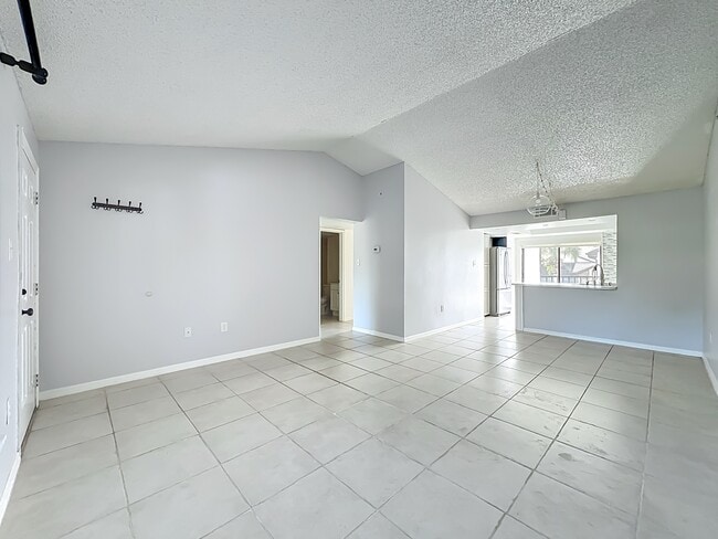 Building Photo - 1515 Huntington Ln