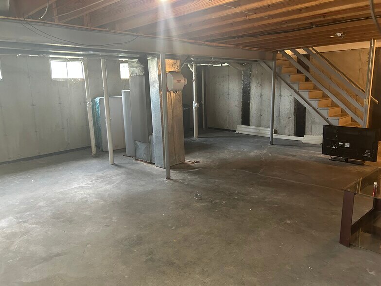 Building Photo - 331 Almond Tree Ct