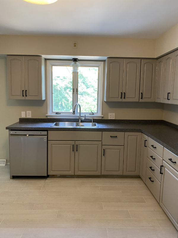 Building Photo - 102 Chaumont Dr