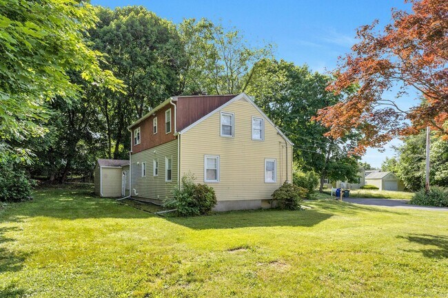 Building Photo - 124 Minturn Pl