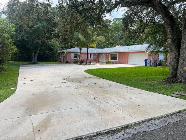 Building Photo - 115 36th Ct