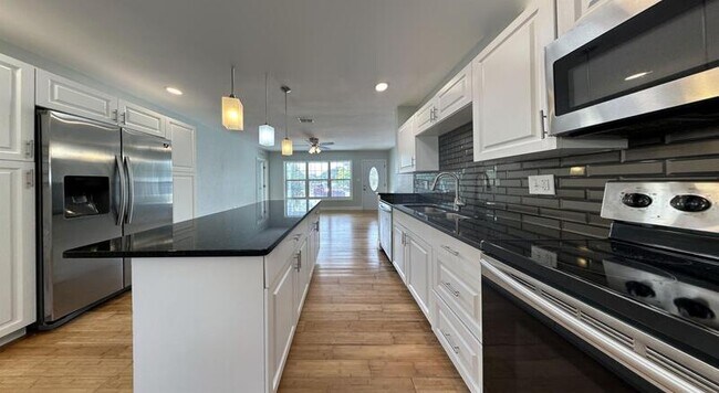 Building Photo - 9401 88th Way N