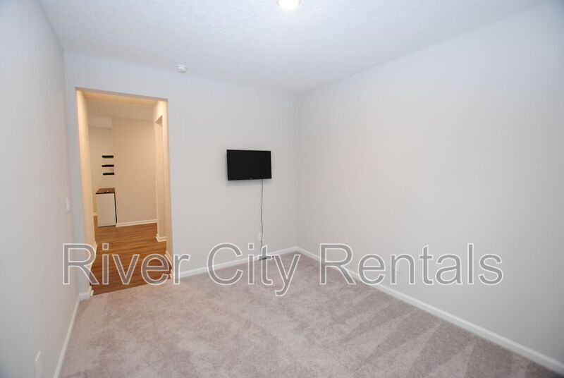 Building Photo - 14655 Macadamia Ln