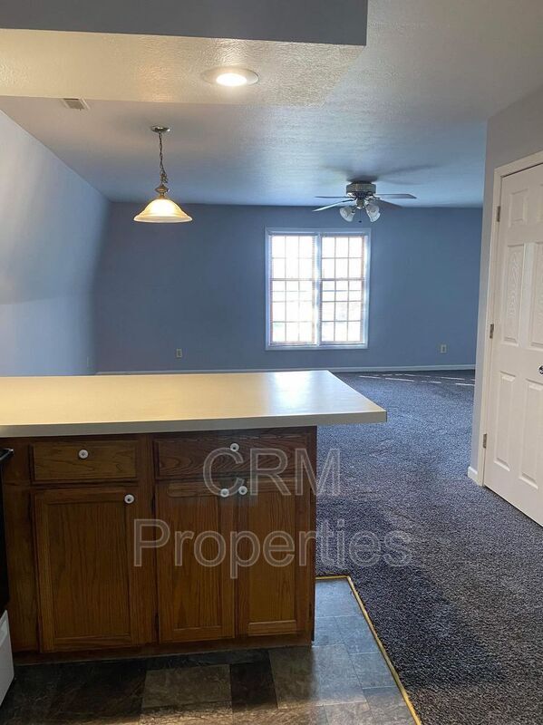 Building Photo - 522 Naphew Ln
