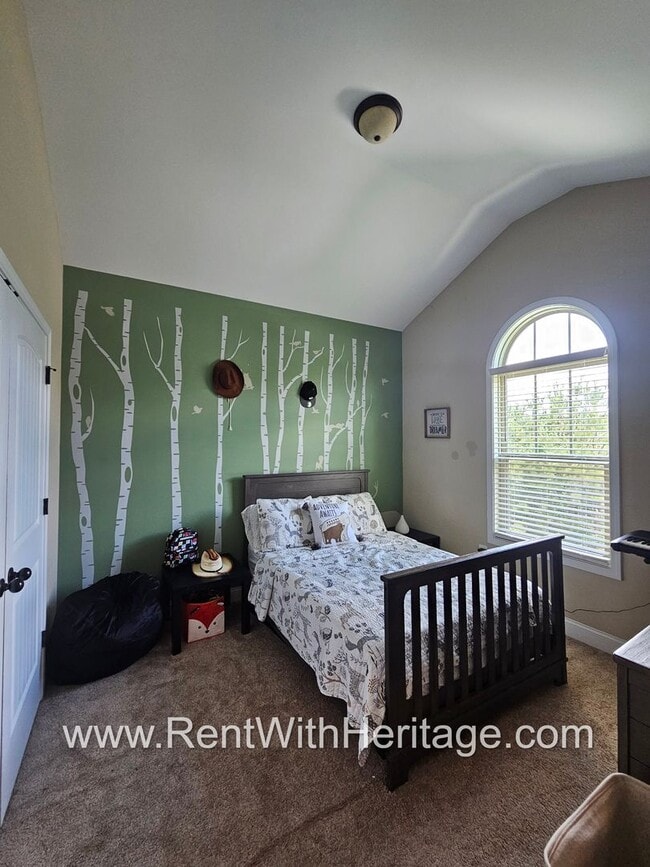 Building Photo - Gorgeous 3 bd / 2 bath / Attention to Deta...