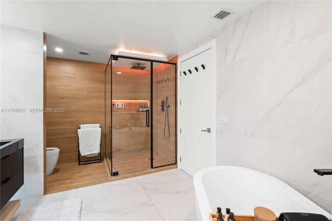 Building Photo - 488 NE 18th St