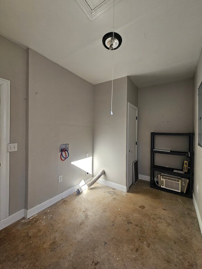 Building Photo - 21387 Fir Ln
