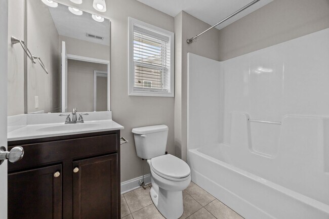 Building Photo - 123 Lightwater Dr