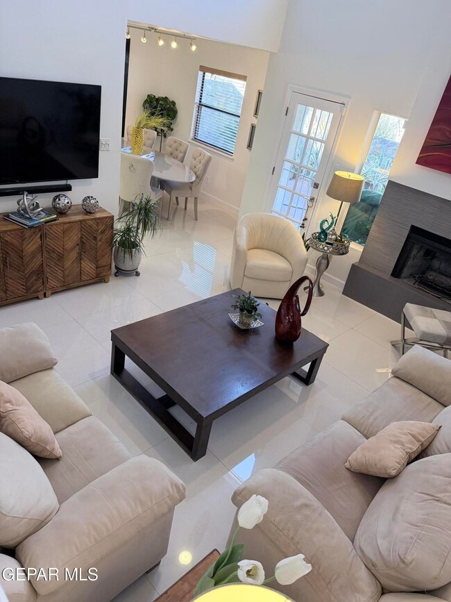 Building Photo - 6035 Bandolero Dr