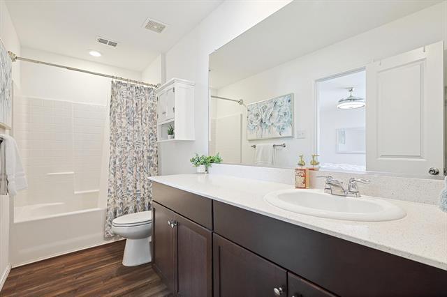 Building Photo - 5448 Finbrooke Dr