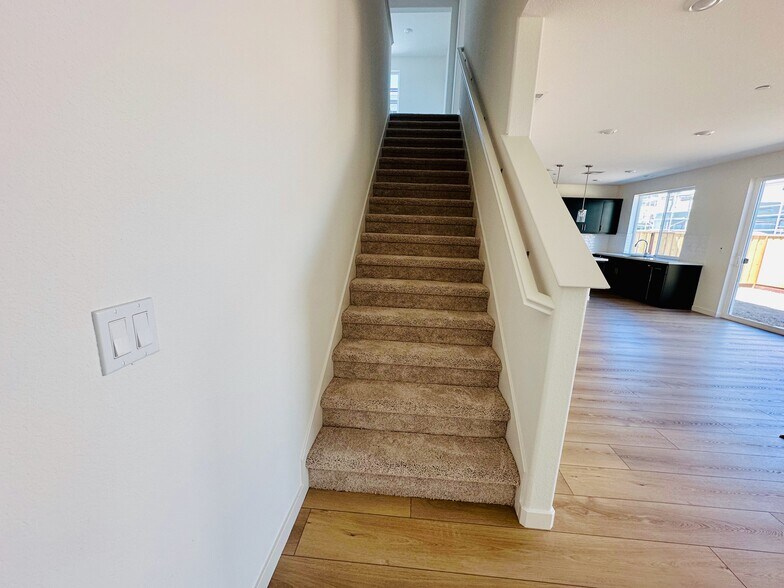 Building Photo - 5451 Knights Valley Ln