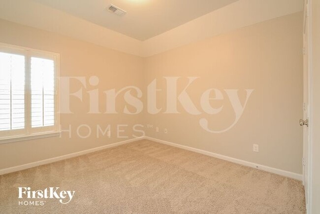 Building Photo - 1027 Deerwood Cir