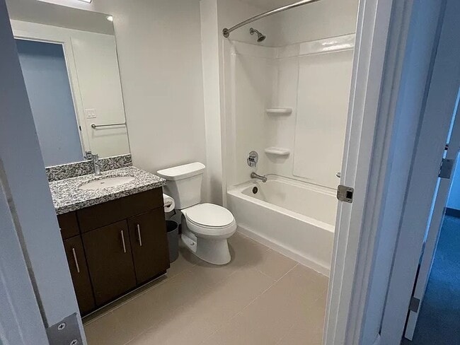 Building Photo - 988 Halekauwila St