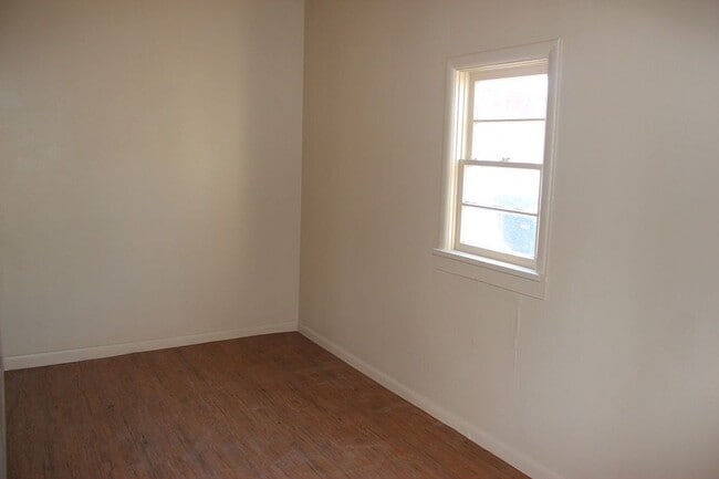 Building Photo - 110 1/2 S F, Livingston MT