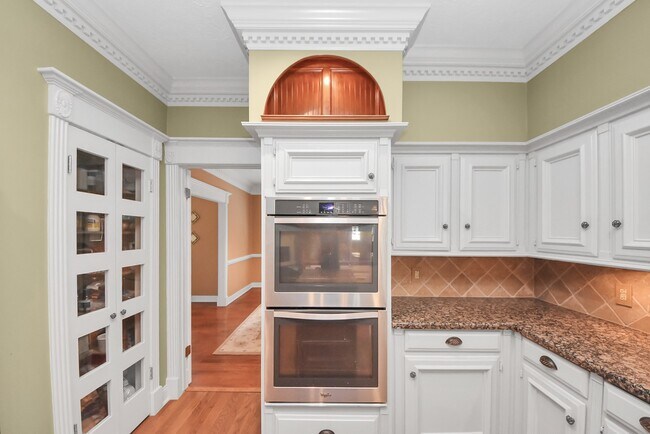 Building Photo - 5214 Norborne Ln