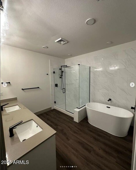 Building Photo - 7111 E Tierra Buena Ln