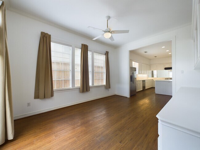 Building Photo - 5627 Winsome Ln