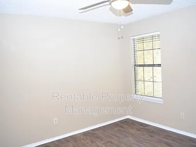 Building Photo - 9001 Wessex Ct