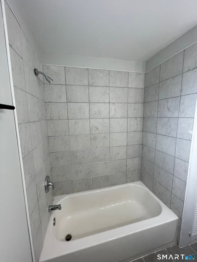 Building Photo - 254 Corbin Ave