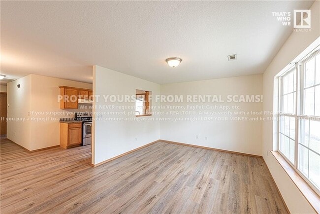 Building Photo - 1155 S Craftsman St