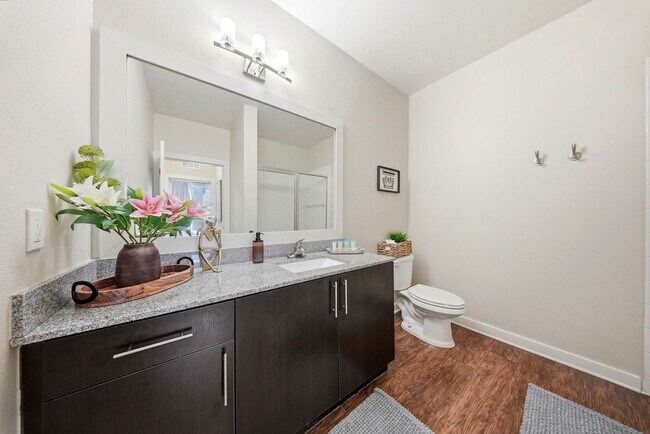 Building Photo - 1702 W Cleveland St