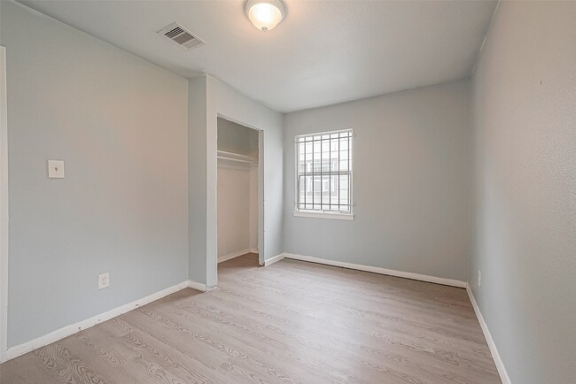 Building Photo - 9302 Fairland Dr