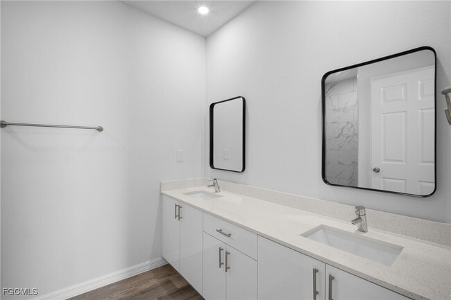 Building Photo - 942 Sunrise Blvd