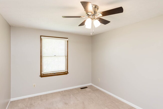 Building Photo - 8047 Simfield Rd