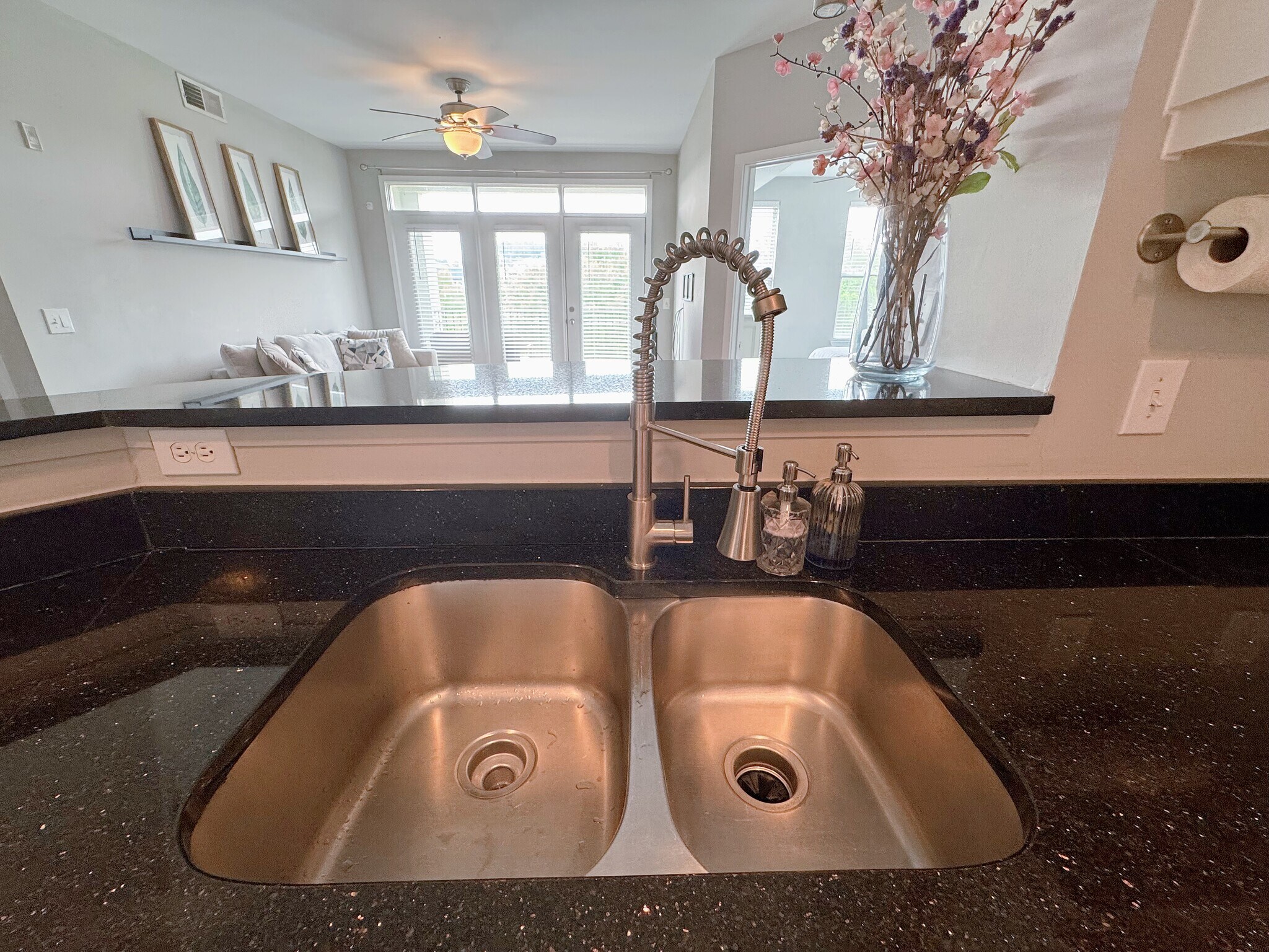 Kitchen - 390 17th St NW
