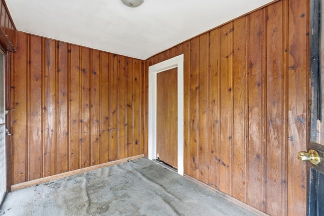 Building Photo - 502 64th St