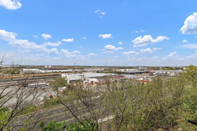 Building Photo - 6415 Liberty Ave